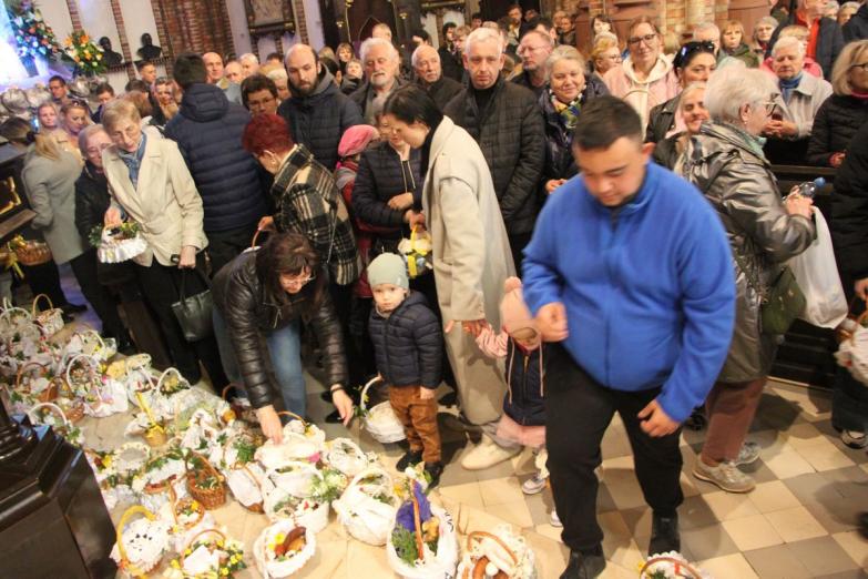 Święcenie pokarmów w parafii katedralnej w Siedlcach 2